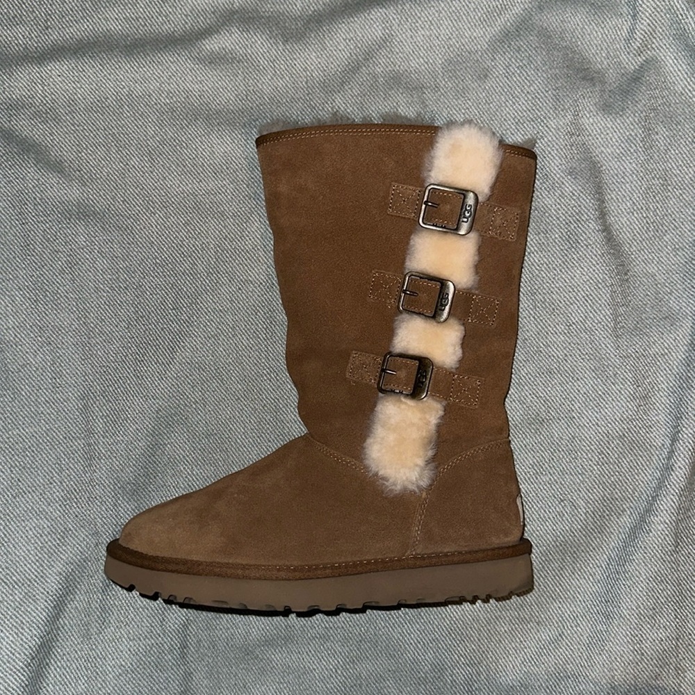 UGG KLEA BOOTS SIZE 8 (WORN ONCE)